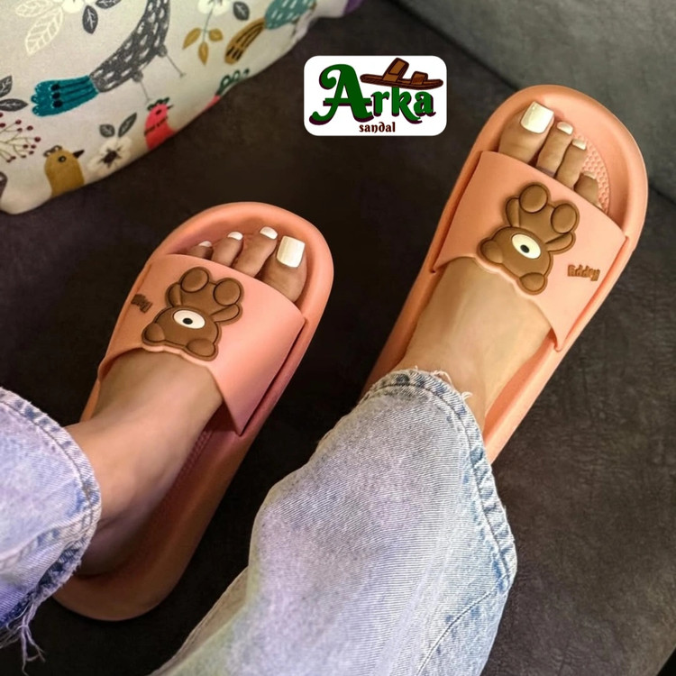 دمپایی دخترانه نانا بسیار نرم و انعطاف پذیر