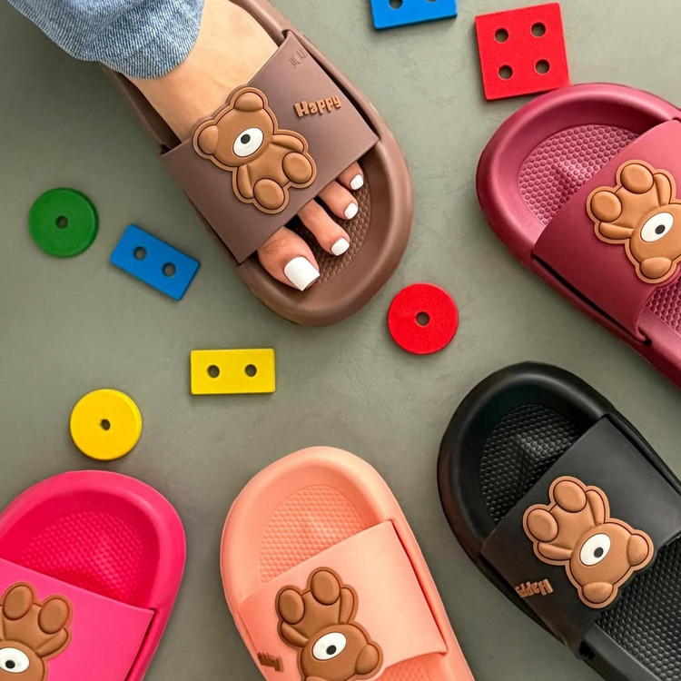 دمپایی دخترانه نانا بسیار نرم و انعطاف پذیر