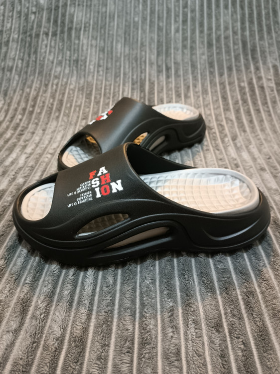 دمپایی مردانه لیون چاپی راحت و خوش پا