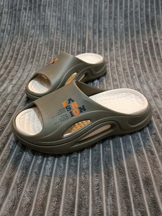 دمپایی مردانه لیون چاپی راحت و خوش پا